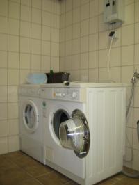 Waschmaschine und Trockner im Keller
(geringe Gebühr ca. 3,00 EUR) - Bild 10: Appartement Nr. 7 in der Zigeunermühle in Weißenstadt/Fichtelgebirge